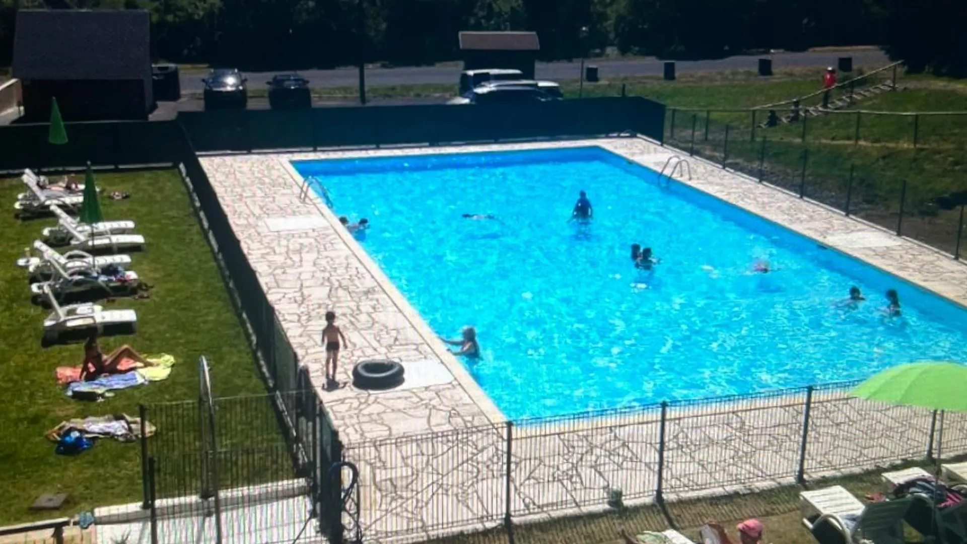 Super Besse Chez Sophie 2Ch, Sejour, Wifi, 2Tv, Rdc, Terrasse, Parc, Piscine, Pkg Apartment Besse-et-Saint-Anastaise